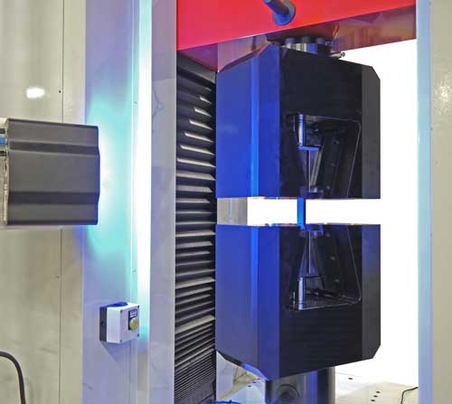 Prova di trazione ad alto carico secondo ASTM E8